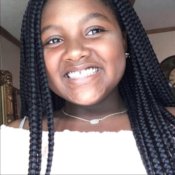 Meet your Posher, Kendall - Picture 1 of 1